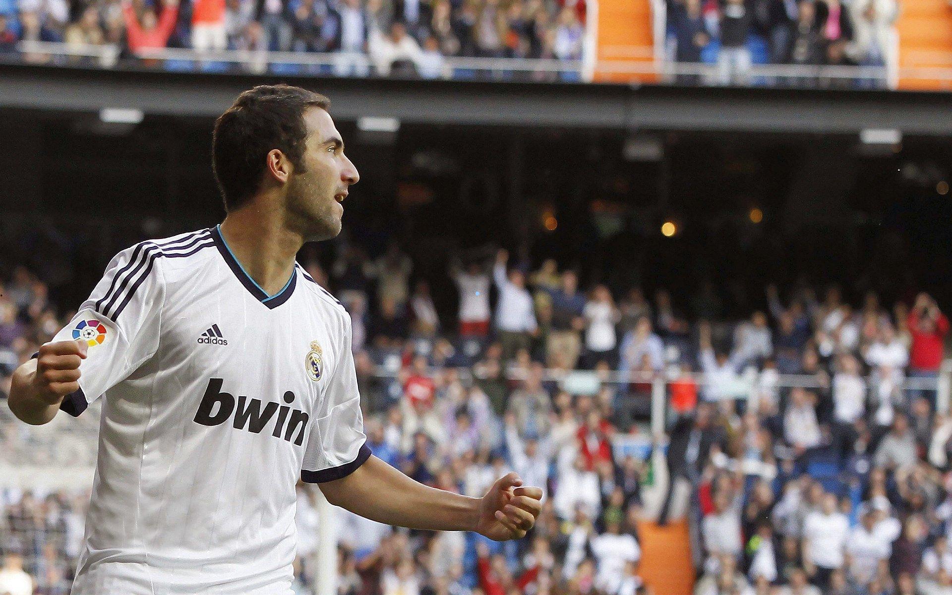 快船篮板优势显著，祖巴茨19板助力战胜湖人